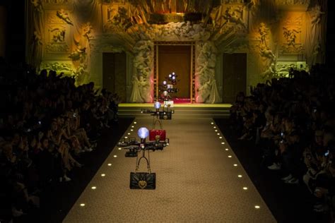 dolce gabbana 2018 vetrina|Dolce & Gabbana Replaces Millennials with Drones .